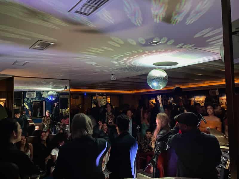 Hollywood Nightlife — Bar Lis