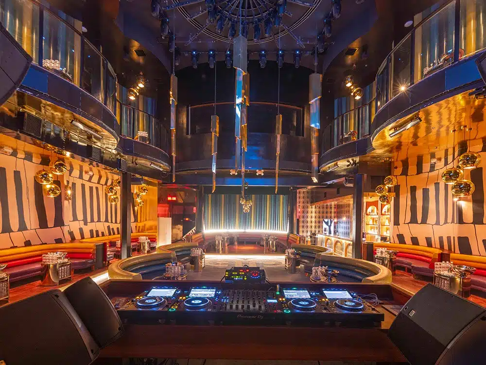 Hollywood Nightlife — Keys